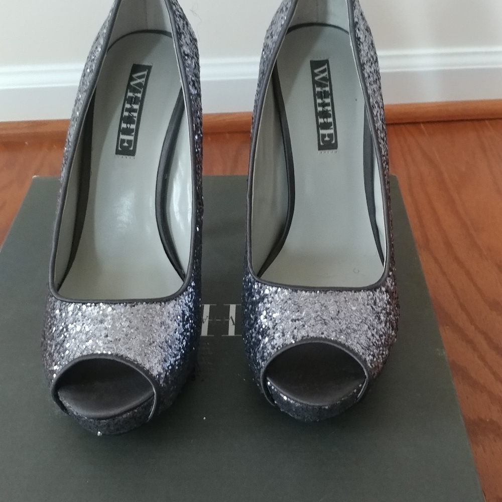 Vera Wang White Peeptoe Pumps